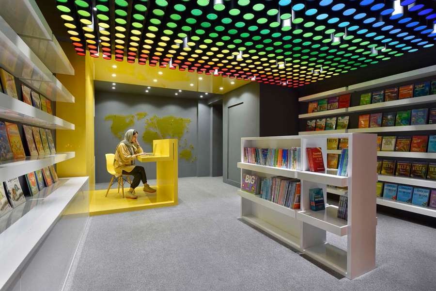 ۷ ایده طلایی برای چیدمان و دکور مغازه لوازم‌تحریر